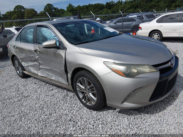 2016 TOYOTA CAMRY SE - 1