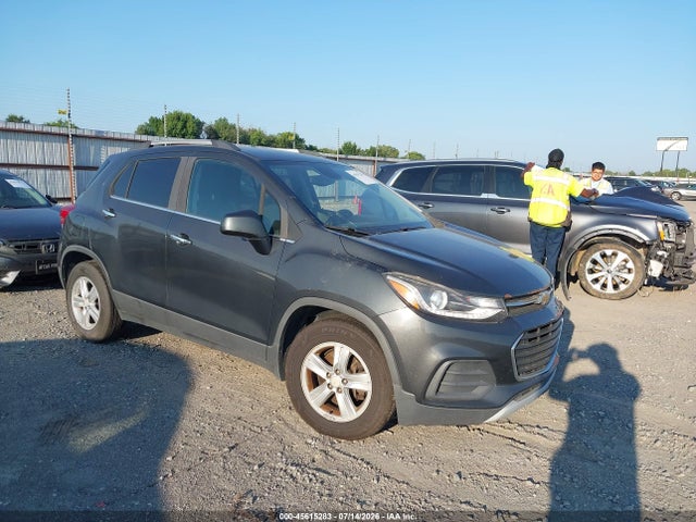 2017 CHEVROLET TRAX LT - 1
