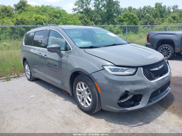 2022 CHRYSLER PACIFICA TOURING L - 1