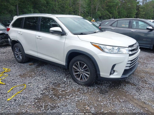 2019 TOYOTA HIGHLANDER XLE - 1