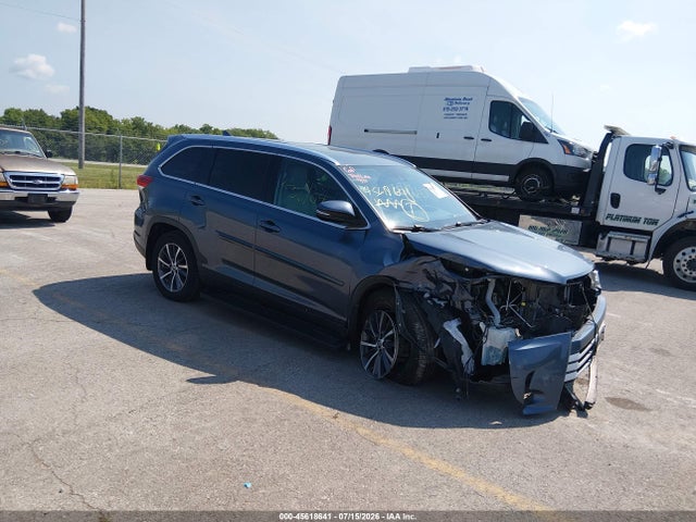 2019 TOYOTA HIGHLANDER XLE - 1