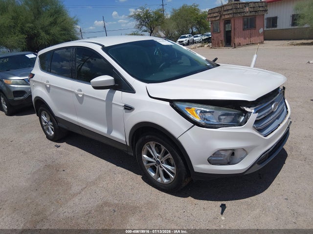 2017 FORD ESCAPE SE - 1