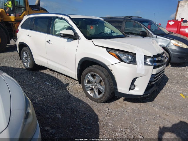 2017 TOYOTA HIGHLANDER LIMITED - 1