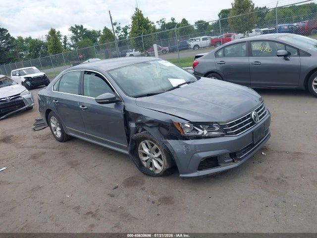 2017 VOLKSWAGEN PASSAT 1.8T S - 1