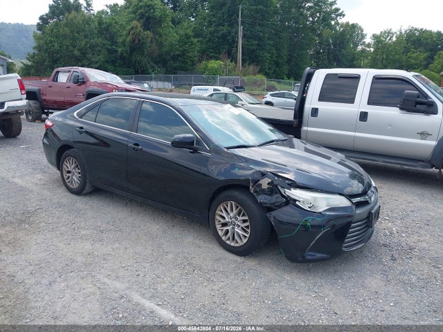 2017 TOYOTA CAMRY LE - 1