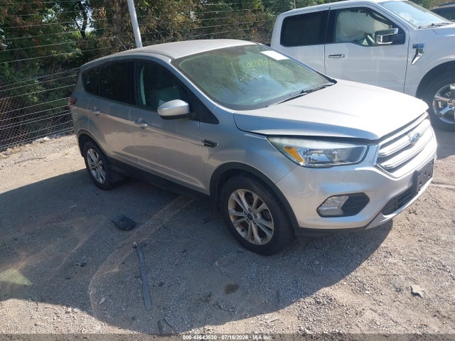 2017 FORD ESCAPE SE - 1