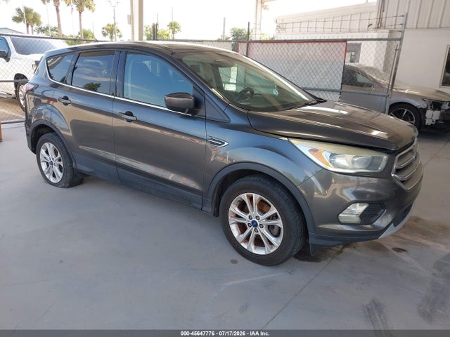 2017 FORD ESCAPE SE - 1