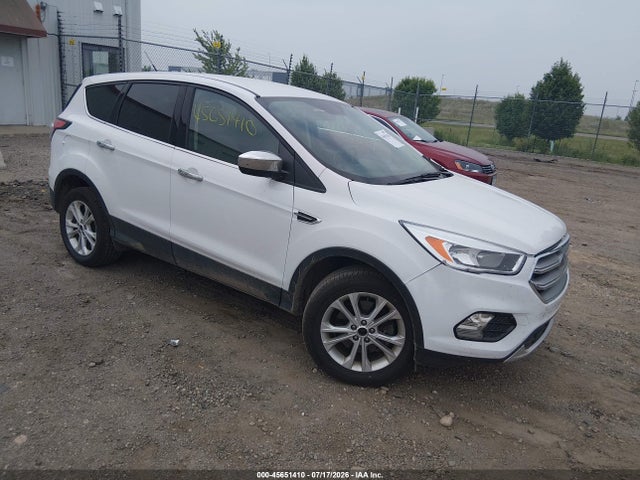 2017 FORD ESCAPE SE - 1