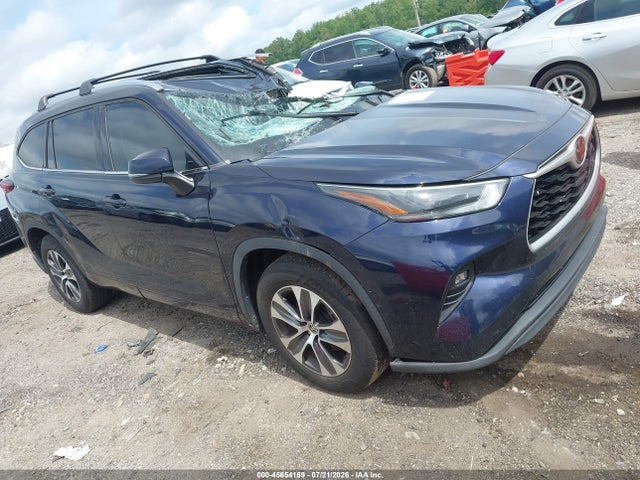 2021 TOYOTA HIGHLANDER XLE - 1