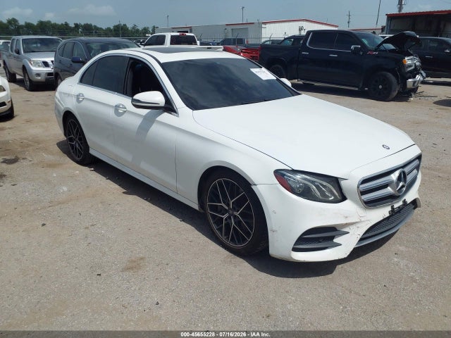 2017 MERCEDES-BENZ E 300 - 1