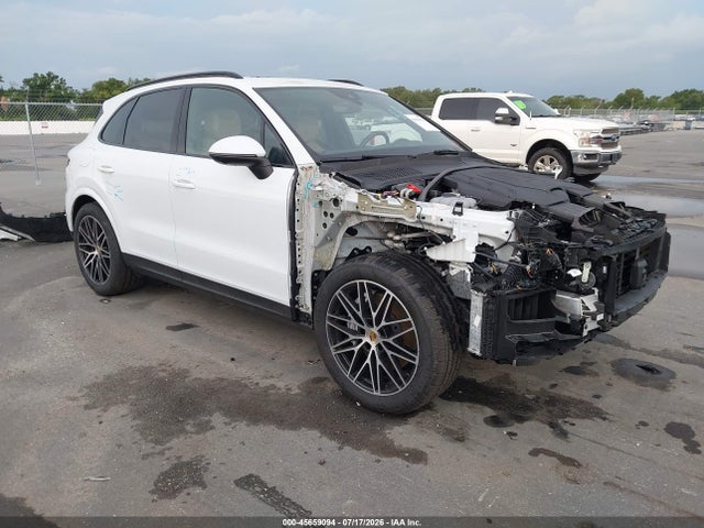 2024 PORSCHE CAYENNE - 1