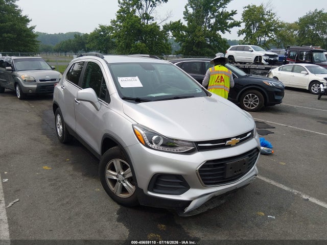 2017 CHEVROLET TRAX LT - 1