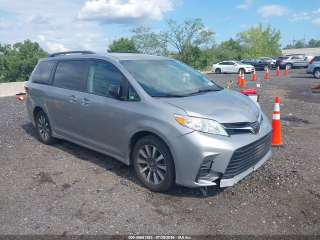 2018 TOYOTA SIENNA LE 7 PASSENGER - 1