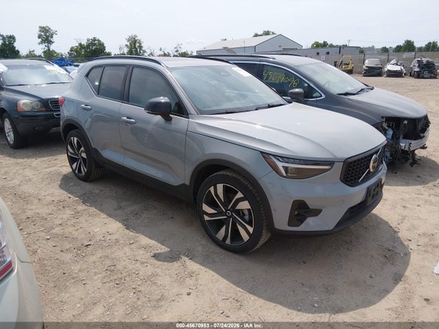 2024 VOLVO XC40 B5 ULTIMATE DARK THEME - 1