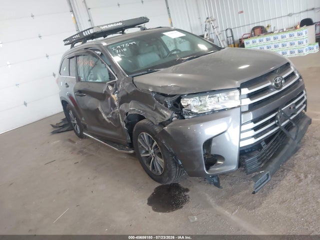 2017 TOYOTA HIGHLANDER XLE - 1