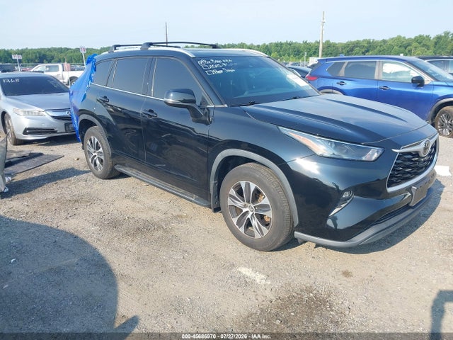 2022 TOYOTA HIGHLANDER XLE - 1