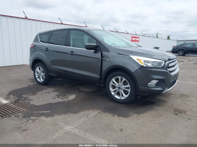 2017 FORD ESCAPE SE - 1