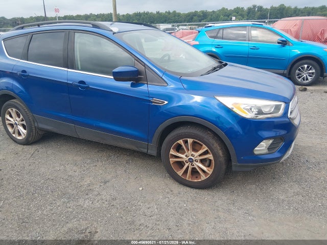 2017 FORD ESCAPE SE - 1