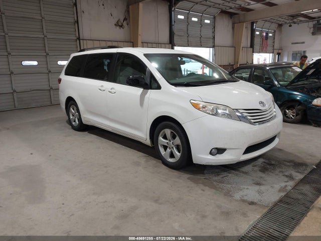 2017 TOYOTA SIENNA LE 8 PASSENGER - 1