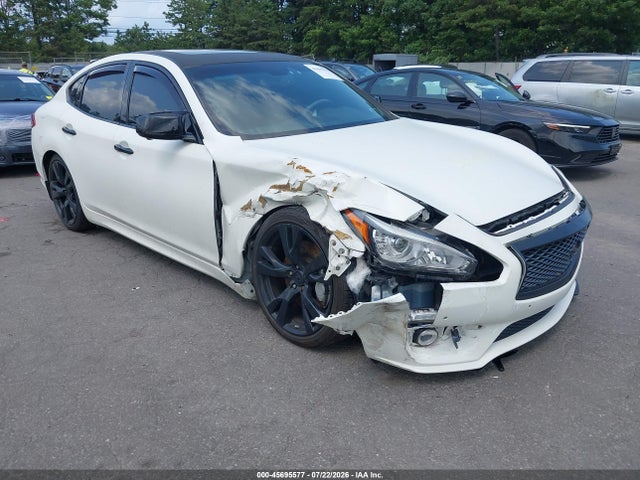 2017 INFINITI Q70 3.7X - 1