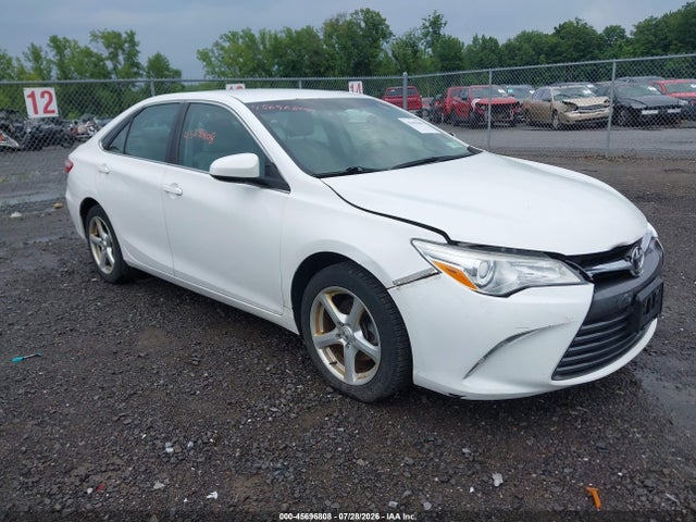 2017 TOYOTA CAMRY LE - 1