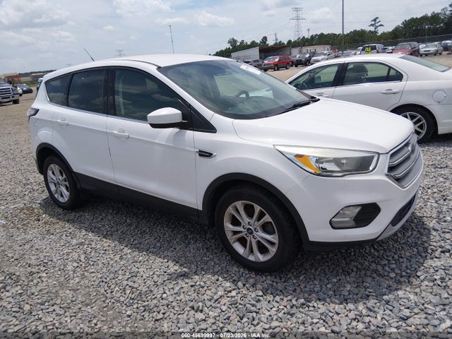 2017 FORD ESCAPE SE - 1