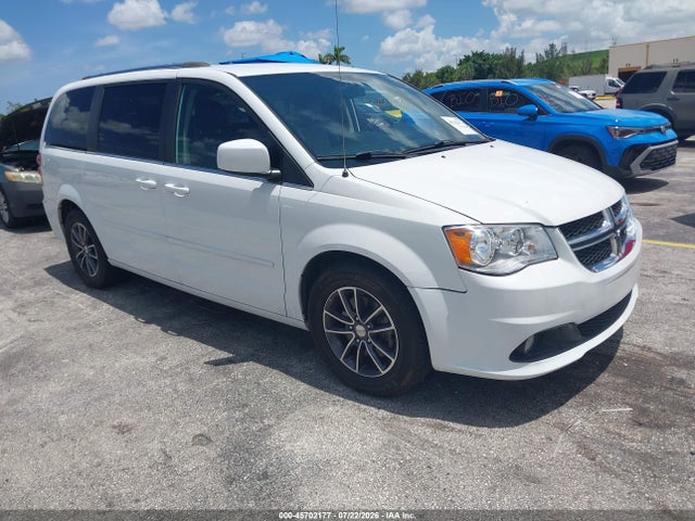 2017 DODGE GRAND CARAVAN SXT - 1