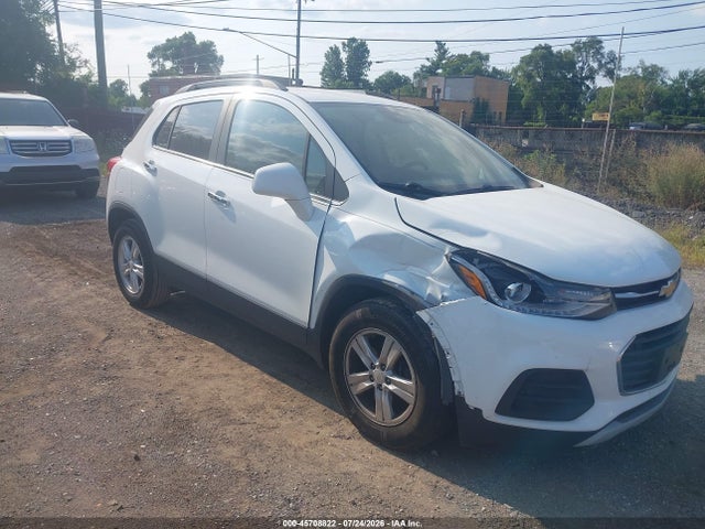 2017 CHEVROLET TRAX LT - 1