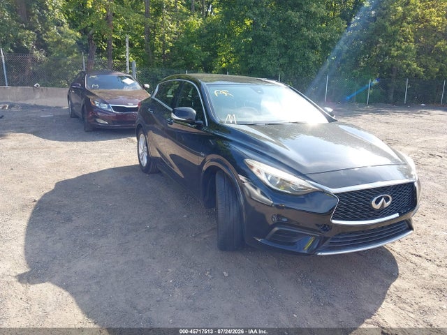2017 INFINITI QX30 - 1