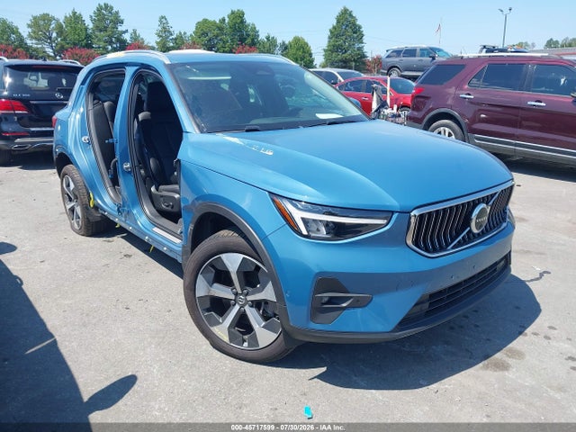 2025 VOLVO XC40 B5 PLUS BRIGHT THEME - 1