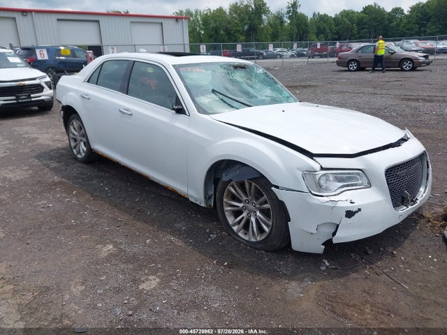 2017 CHRYSLER 300C - 1