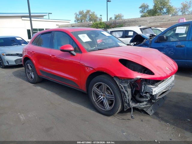 2018 PORSCHE MACAN - 1