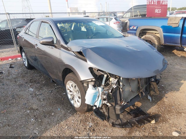 2017 TOYOTA CAMRY LE - 1