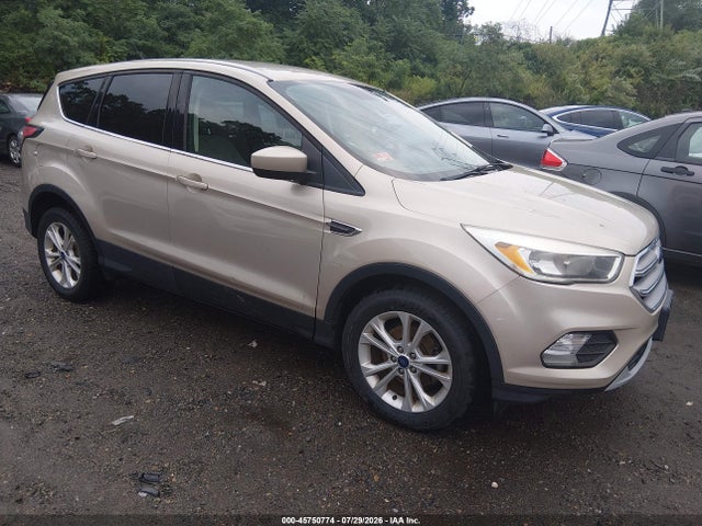 2017 FORD ESCAPE SE - 1