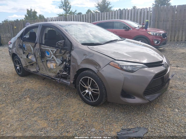 2017 TOYOTA COROLLA LE - 1