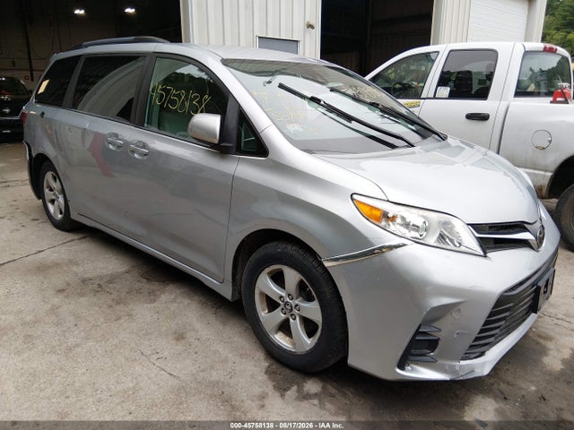 2019 TOYOTA SIENNA LE 8 PASSENGER - 1