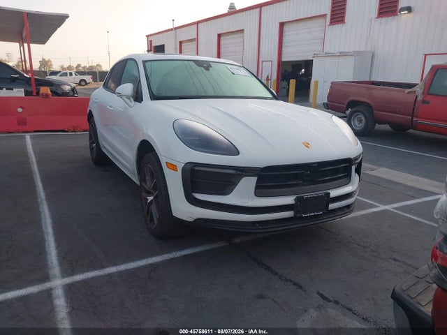 2024 PORSCHE MACAN T - 1