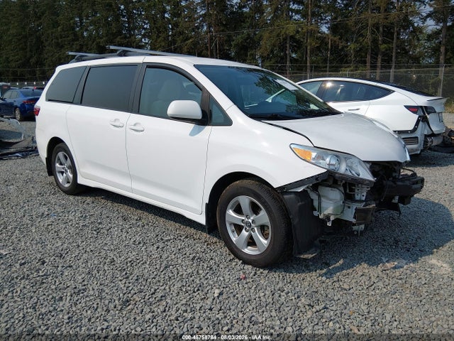 2018 TOYOTA SIENNA LE 8-PASSENGER - 1