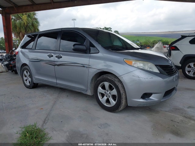2017 TOYOTA SIENNA L 7 PASSENGER - 1