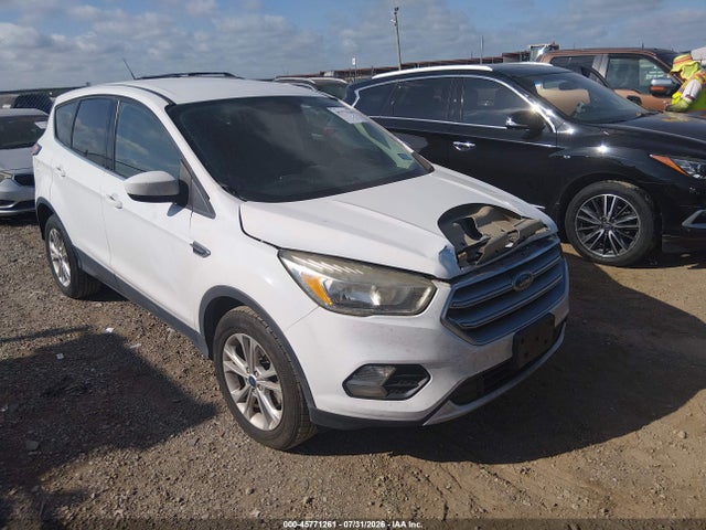 2017 FORD ESCAPE SE - 1