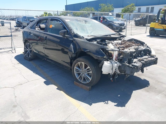 2017 TOYOTA CAMRY SE - 1
