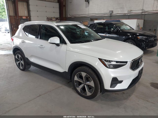2025 VOLVO XC40 B5 CORE BRIGHT THEME - 1