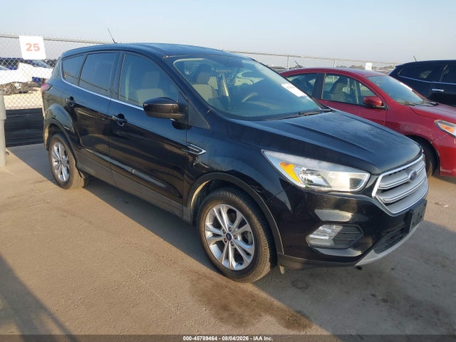 2019 FORD ESCAPE SE - 1