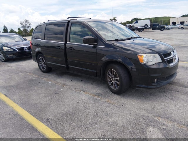 2017 DODGE GRAND CARAVAN SXT - 1
