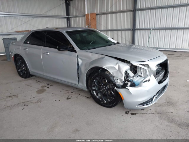 2019 CHRYSLER 300 TOURING - 1