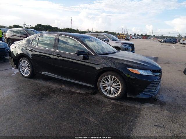 2020 TOYOTA CAMRY XLE - 1