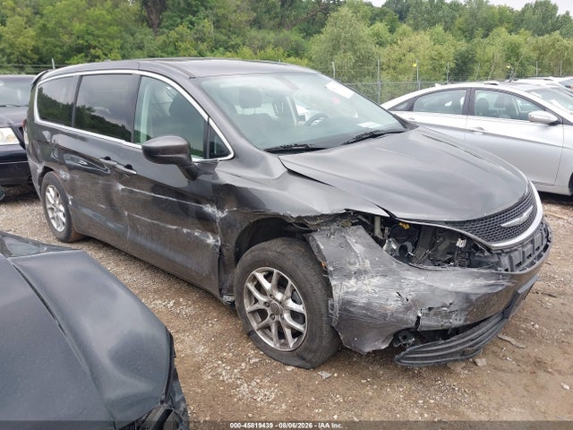 2017 CHRYSLER PACIFICA TOURING - 1