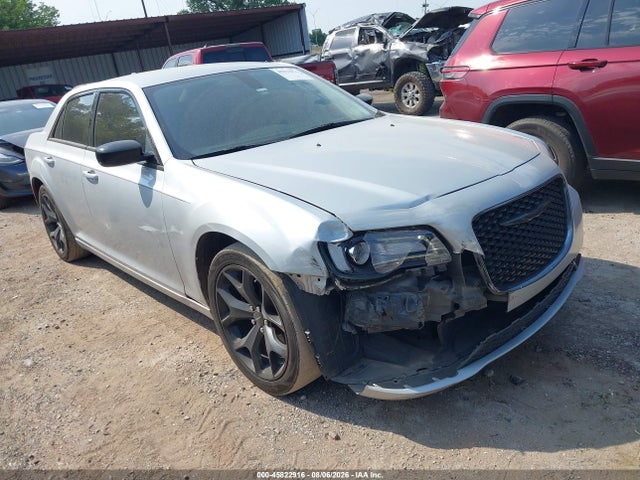 2022 CHRYSLER 300 TOURING - 1