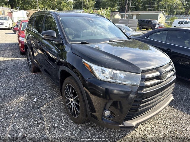 2018 TOYOTA HIGHLANDER SE - 1