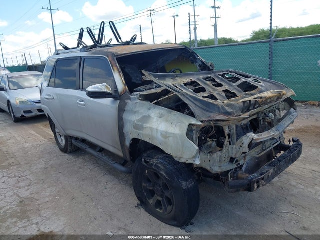 2022 TOYOTA 4RUNNER SR5 - 1